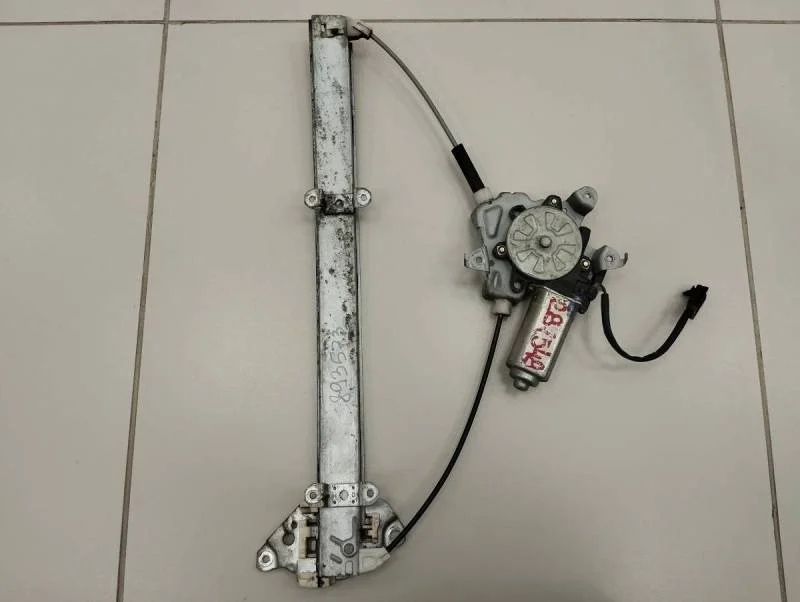 Стеклоподъемник электр. передний правый Nissan Almera Classic (B10) 2006-2013