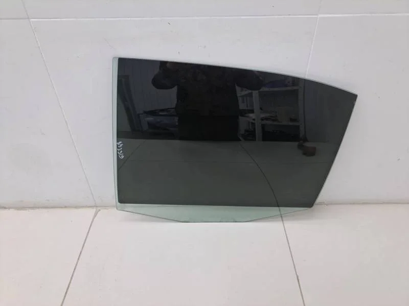 Стекло двери задней левой Skoda Octavia (A4 1U-) 2000-2011