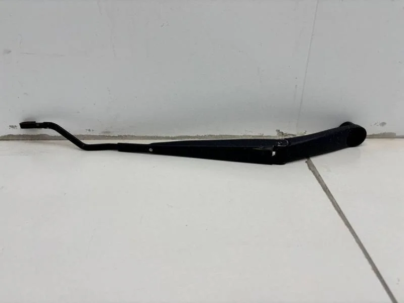 Поводок стеклоочистителя передний правый Hyundai Solaris 2010-2017