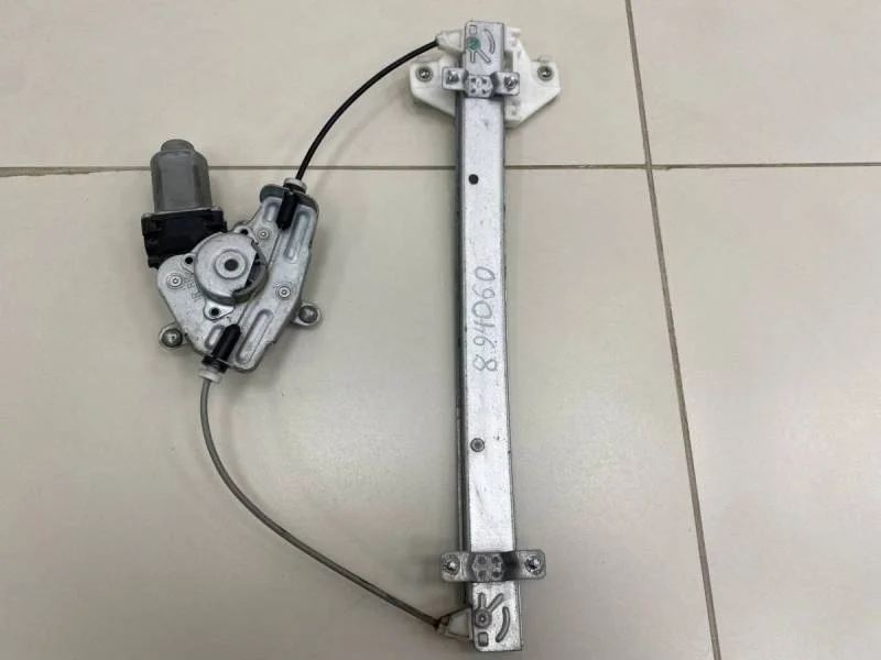 Стеклоподъемник электр. задний правый Hyundai Solaris 2010-2017