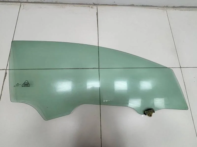 Стекло двери передней правой Kia Ceed (JD) 2012-2018