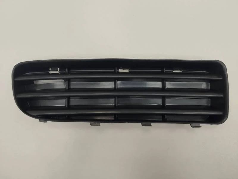 Решетка в бампер правая Skoda Octavia (A4 1U-) 2000-2011