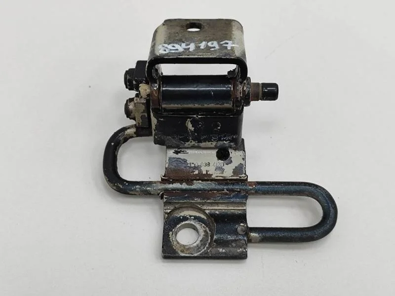 Петля двери задней правой нижняя Skoda Octavia (A4 1U-) 2000-2011