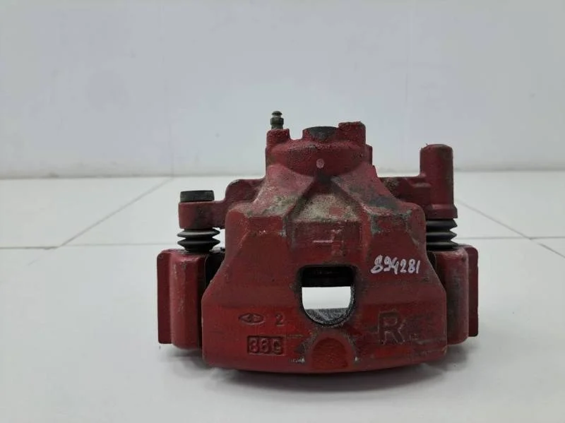 Суппорт передний правый Mazda Atenza (GG) 2002-2007