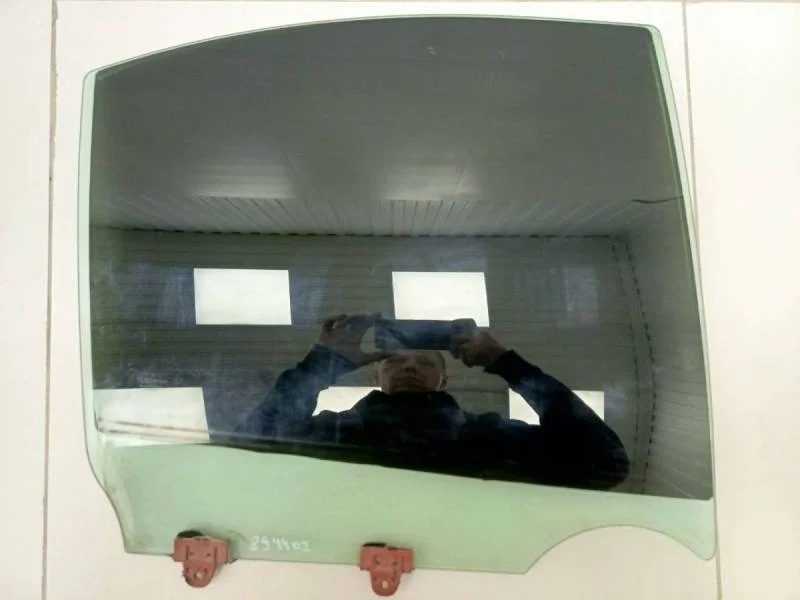 Стекло двери задней правой Nissan Almera (N16) 2000-2006