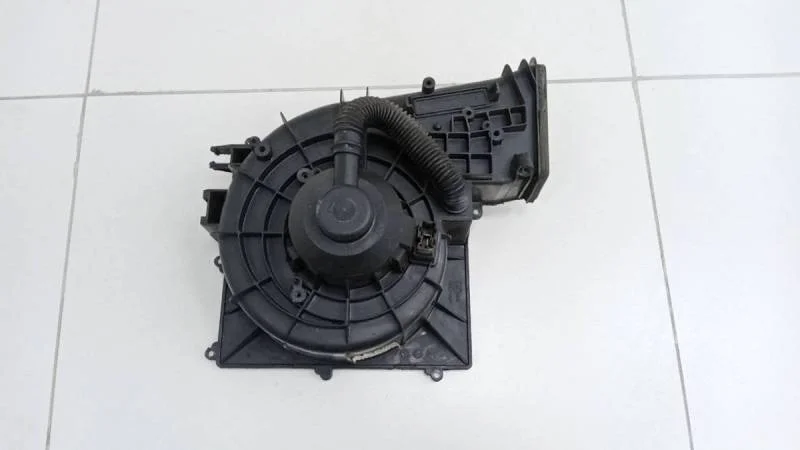 Моторчик отопителя Nissan Almera (N16) 2000-2006