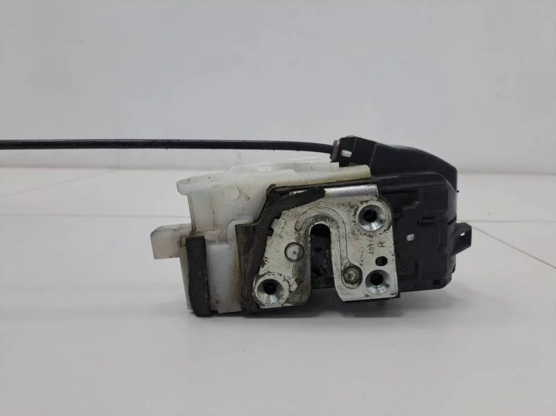 Замок двери задней правой Kia Ceed (ED) 2007-2012