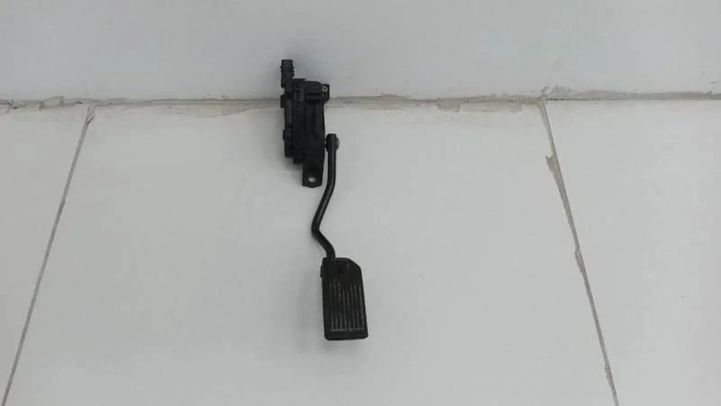 Педаль газа Nissan Almera (N16) 2000-2006