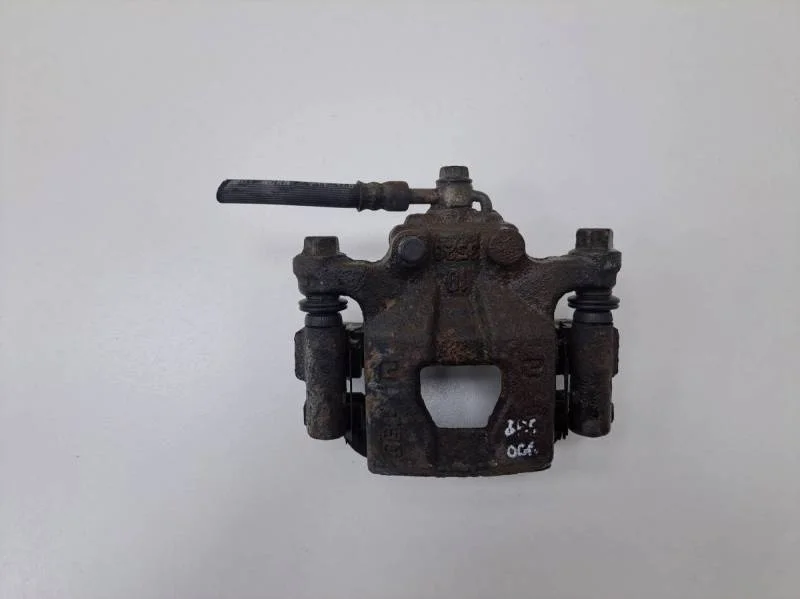 Суппорт задний левый Nissan Tiida (C11) 2007-2014