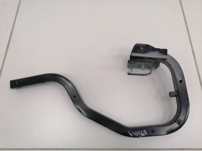 Петля крышки багажника Nissan Tiida (C11) 2007-2014