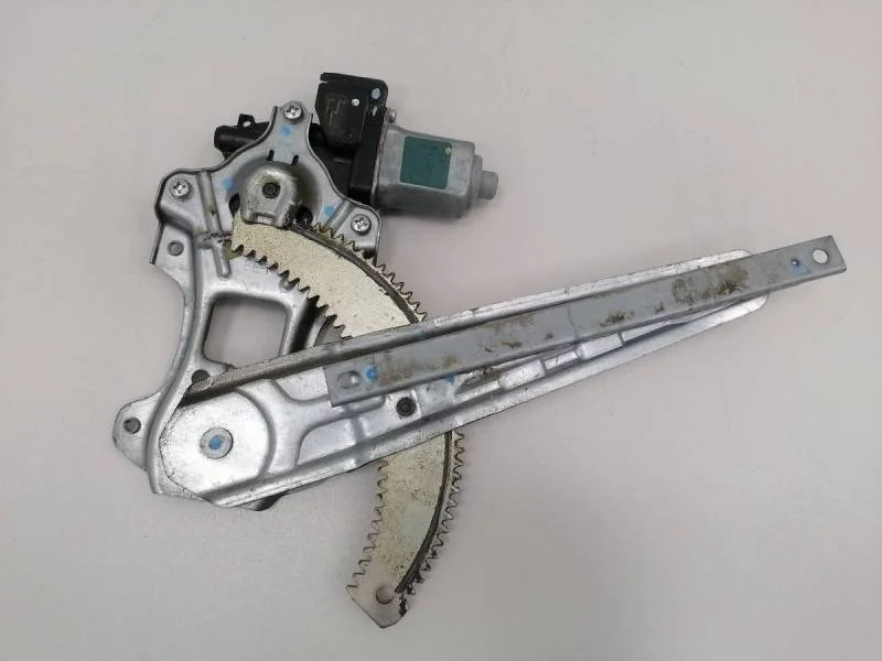 Стеклоподъемник электр. задний правый Nissan Tiida (C11) 2007-2014