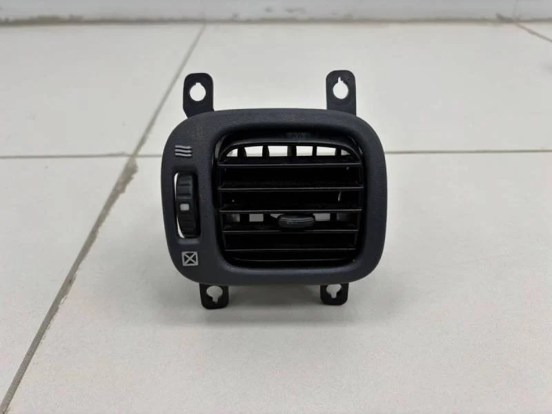 Дефлектор воздушный Nissan Almera (N16) 2000-2006