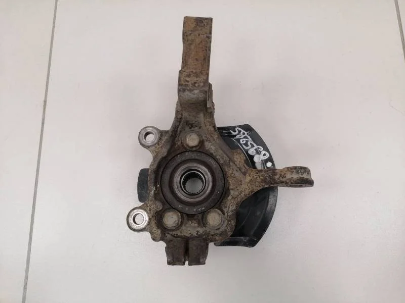 Кулак поворотный передний правый Nissan Tiida (C11) 2007-2014