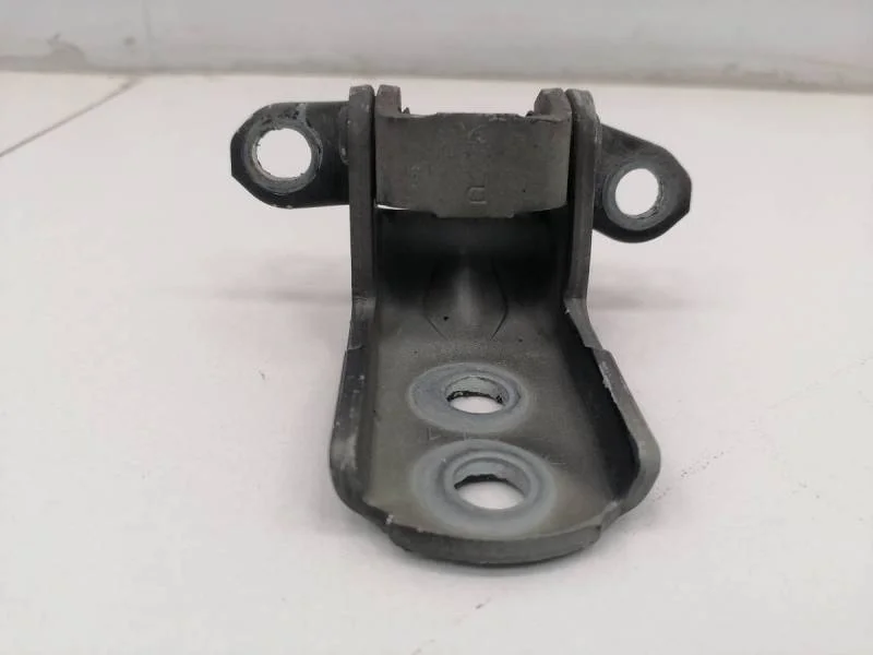 Петля двери Nissan Tiida (C11) 2007-2014