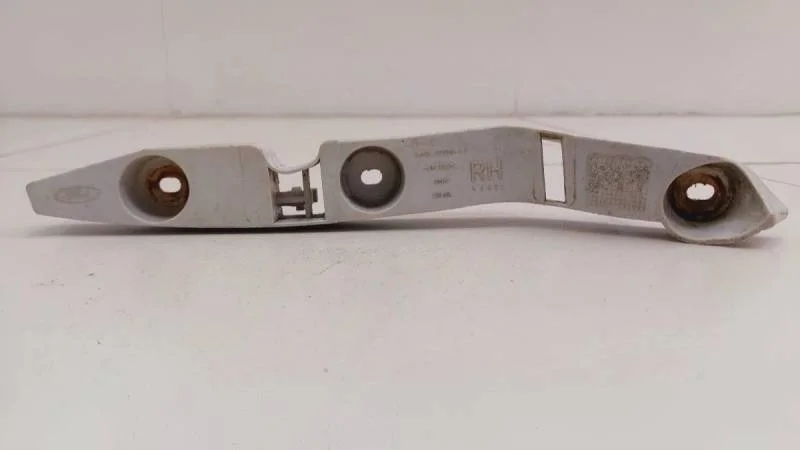 Кронштейн переднего бампера правый Ford Focus 2 (DA) 2005-2008