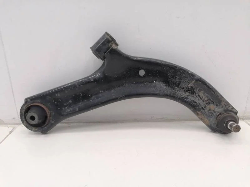 Рычаг передний правый Nissan Tiida (C11) 2007-2014