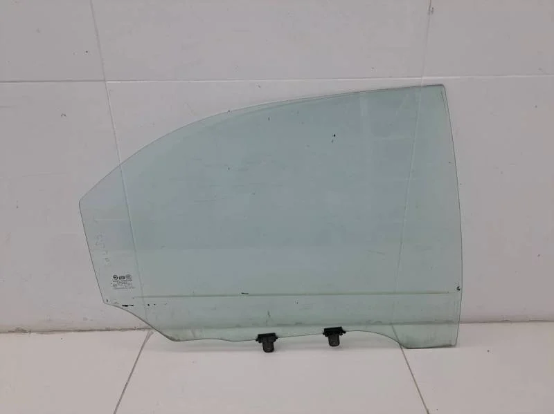 Стекло двери задней правой Hyundai Sonata 4 (EF,Tagaz) 2001-2012