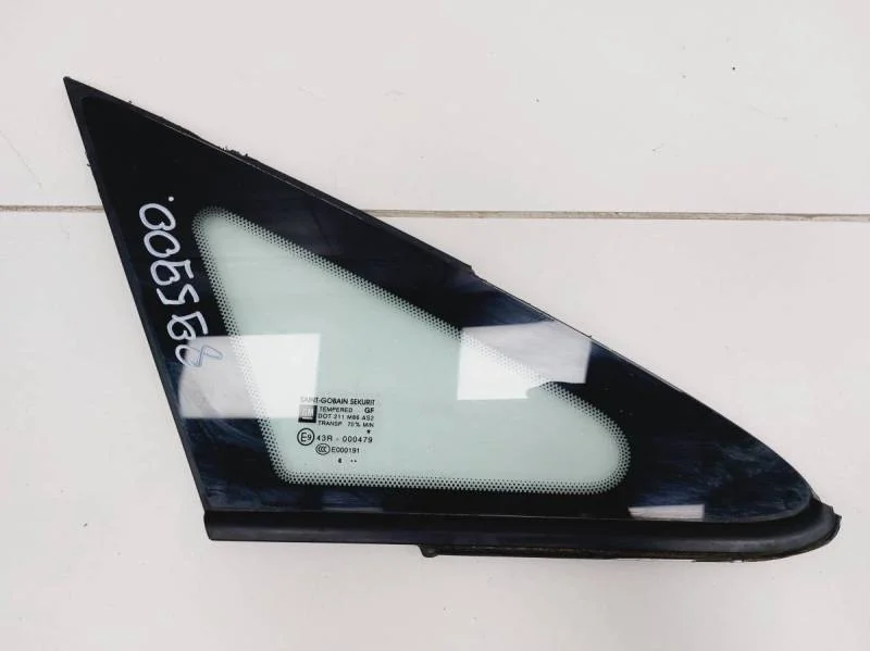 Стекло кузовное глухое правое Opel Corsa (D) 2006-2015