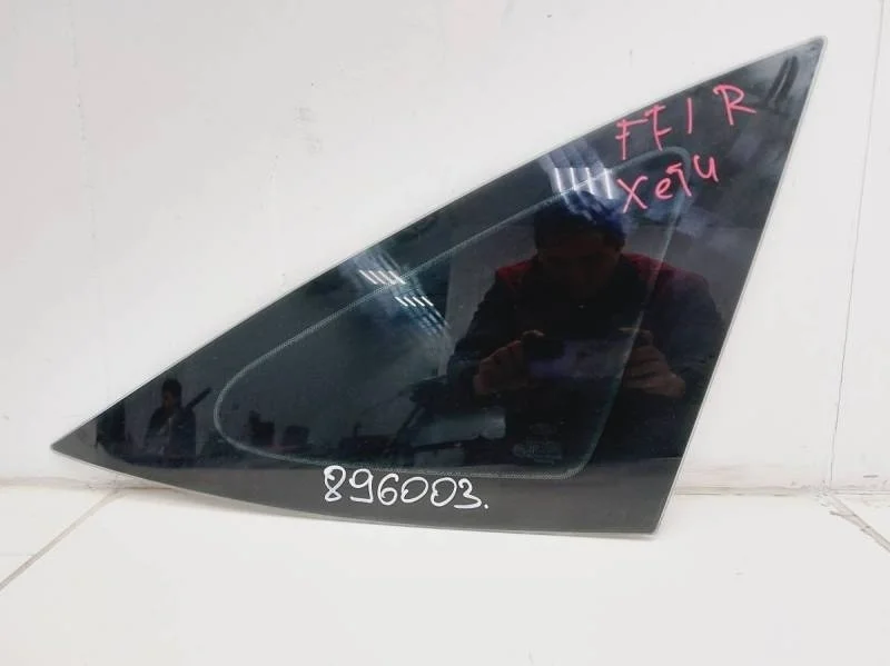 Стекло кузовное глухое правое Ford Focus 1 1998-2004