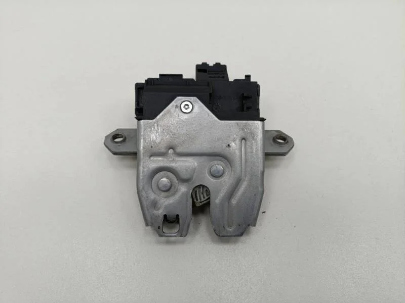 Замок багажника Ford Mondeo 4 2007-2015