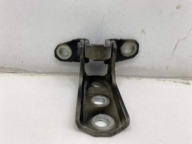 Петля двери Mitsubishi Pajero/Montero Sport (KH) 2008-2015