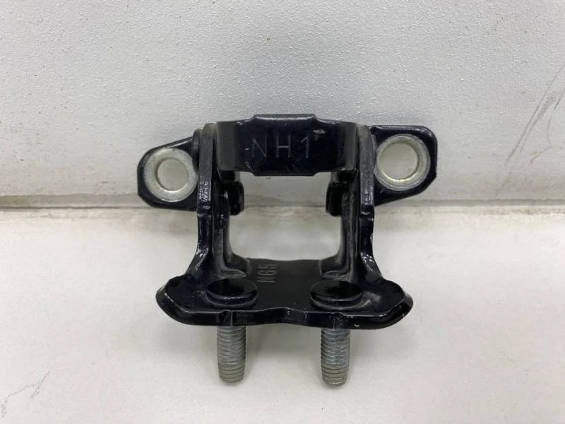 Петля двери задней левой верхняя Mitsubishi Pajero/Montero Sport (KH) 2008-2015