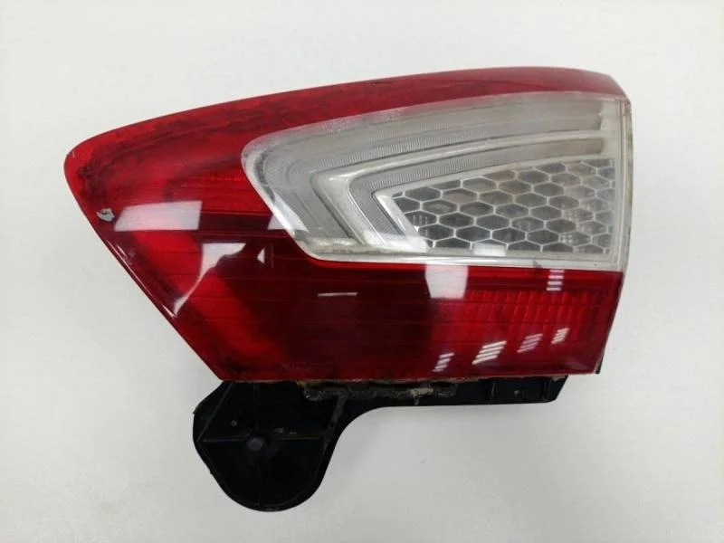 Фонарь задний внутренний правый Ford Mondeo 4 2007-2015