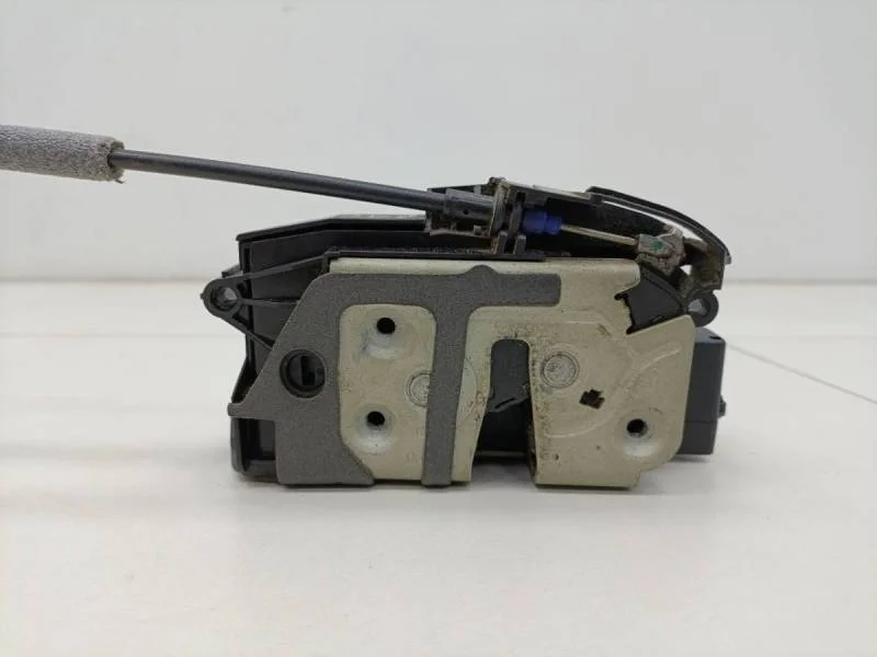 Замок двери передней правой Ford Focus 3 2011>