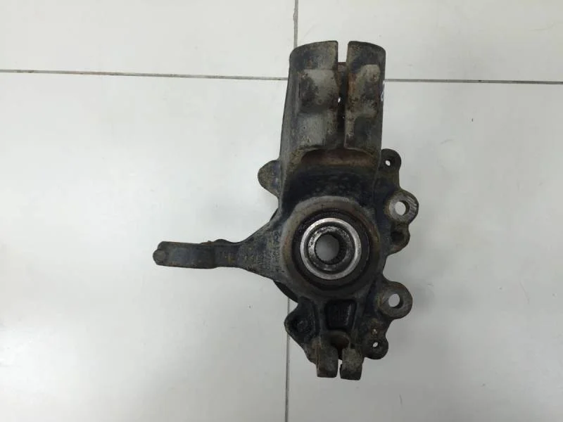 Кулак поворотный передний левый Ford Focus 3 2011>