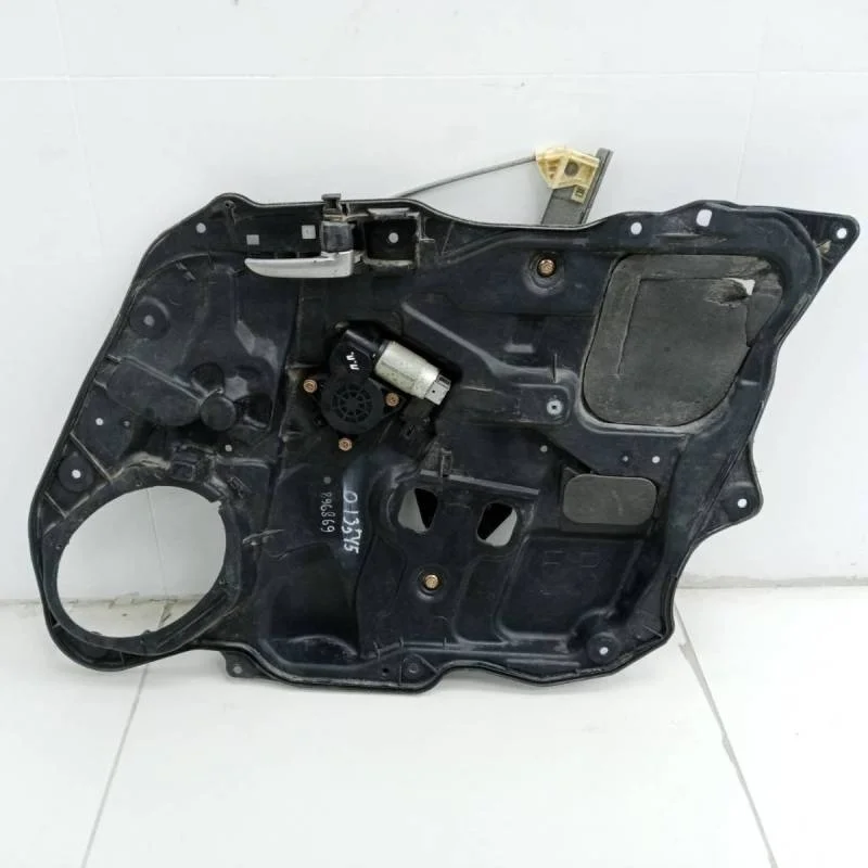 Стеклоподъемник электр. передний правый Mazda Mazda 3 (BK) 2002-2009
