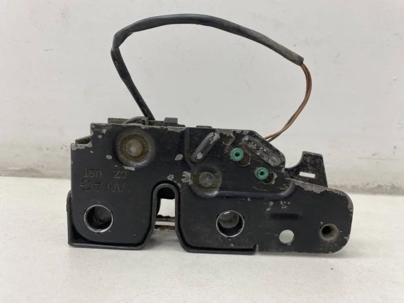 Замок капота Skoda Octavia (A5 1Z-) 2004-2013