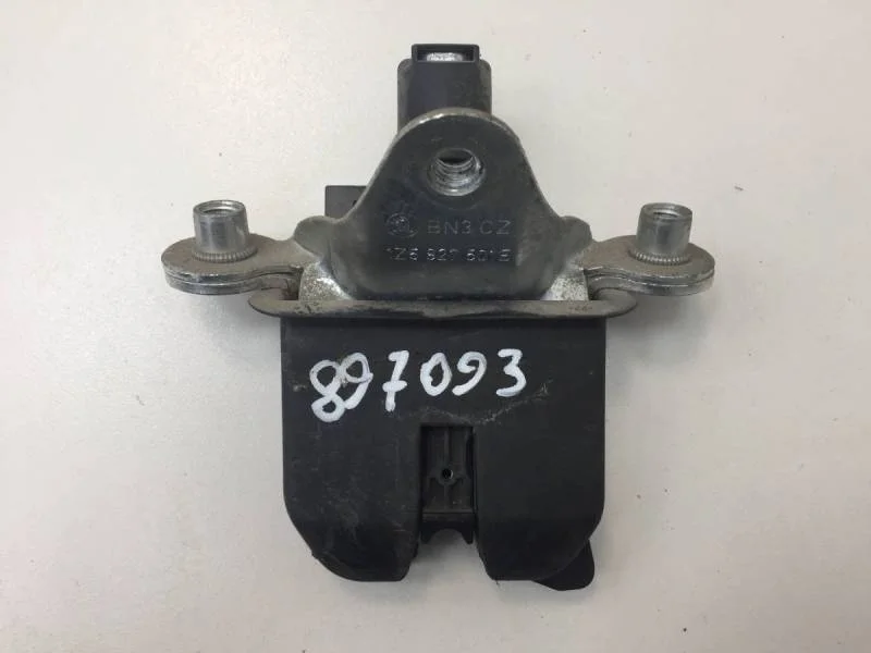 Замок багажника Skoda Octavia (A5 1Z-) 2004-2013