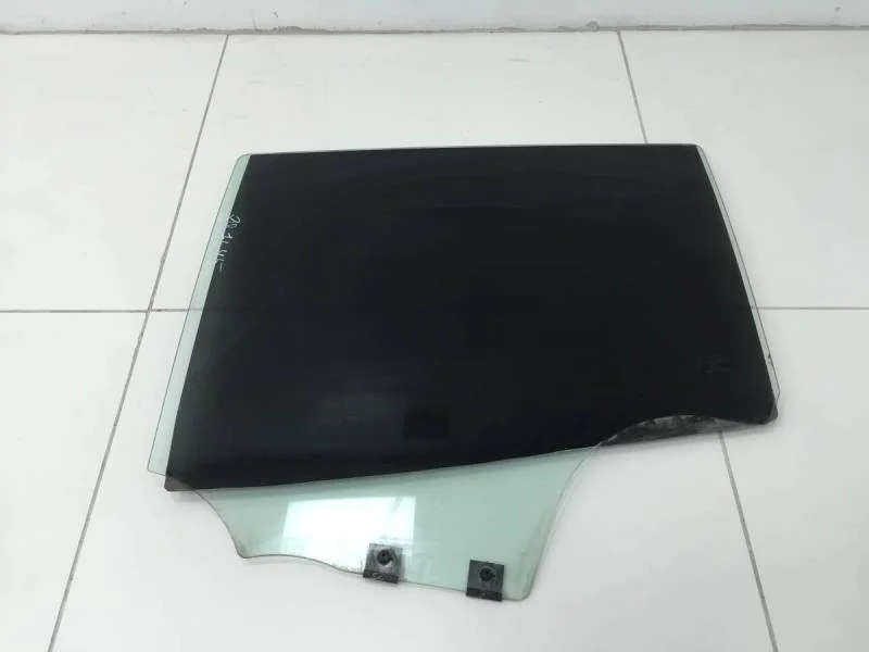 Стекло двери задней левой Renault Sandero 2009-2014