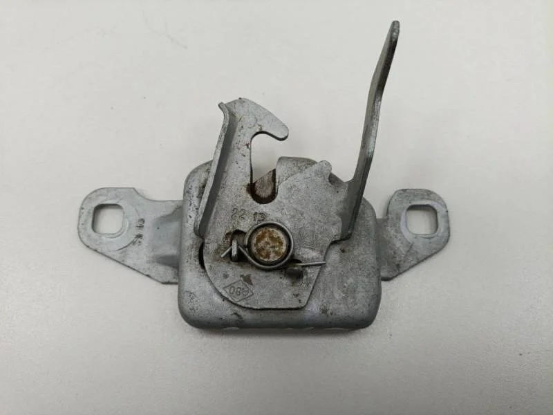 Замок капота Renault Sandero 2009-2014