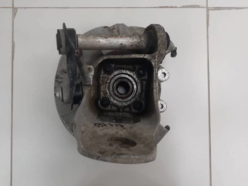 Кулак поворотный задний левый BMW X5 E70 2007-2013