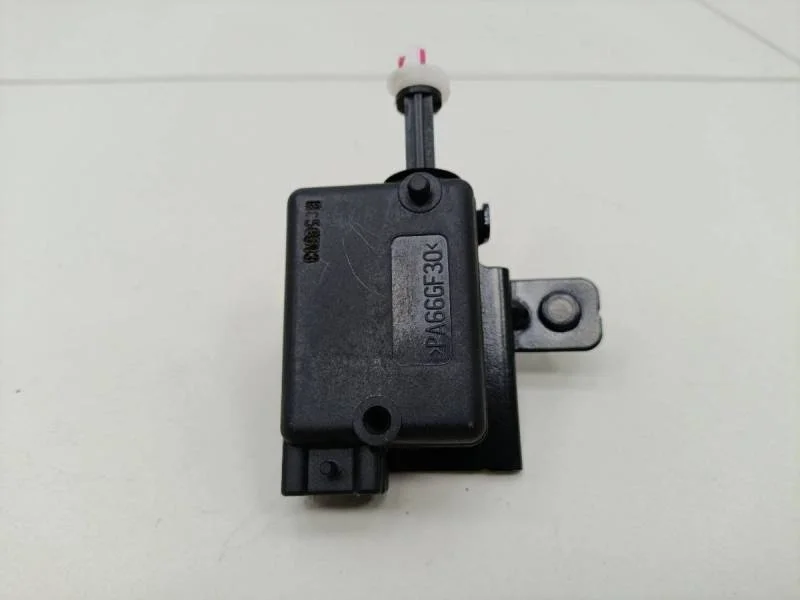 Активатор замка багажника Renault Sandero 2009-2014