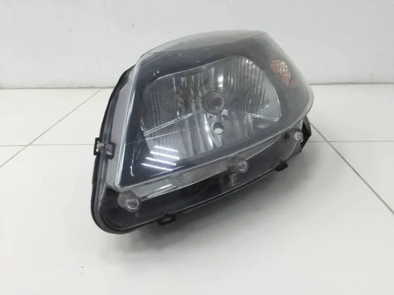 Фара левая Renault Sandero 2009-2014