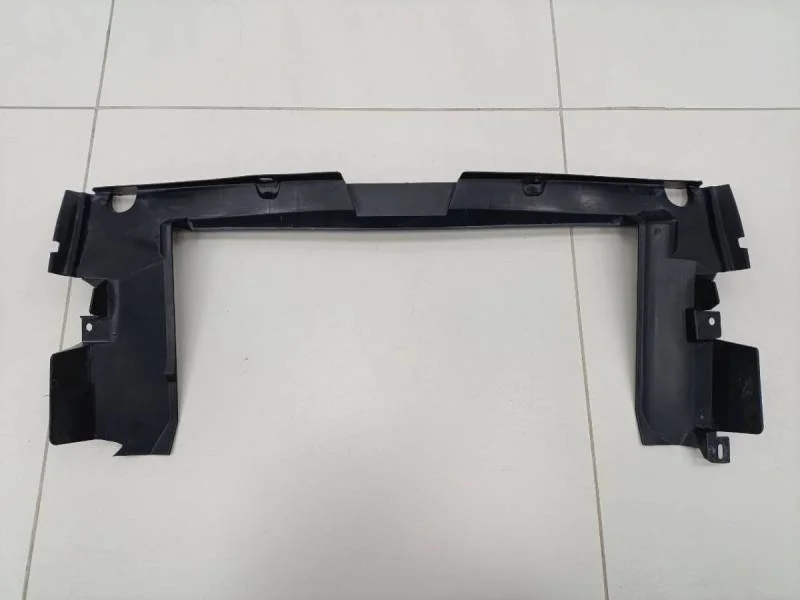 Рамка радиатора Renault Sandero 2009-2014