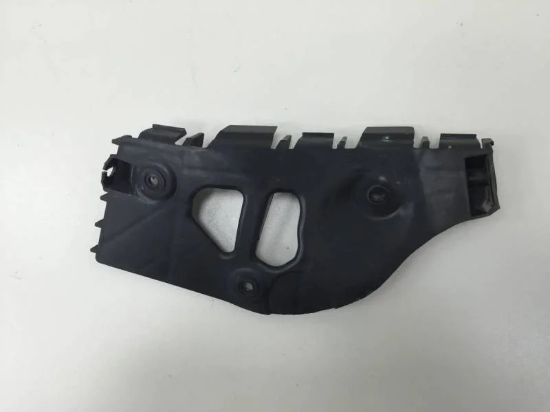 Кронштейн заднего бампера левый Renault Sandero 2009-2014