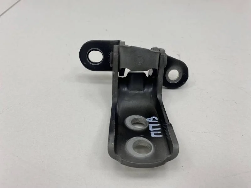 Петля двери передней правой верхняя Toyota Rav 4 (A40) 2013>