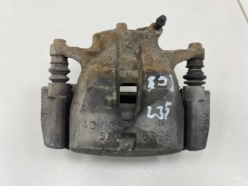 Суппорт передний левый Toyota Rav 4 (A40) 2013>