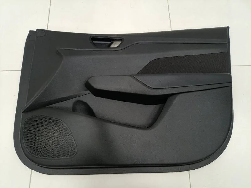 Обшивка двери передней правой Hyundai Solaris 2020>