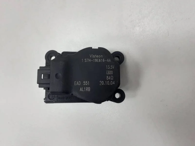 Моторчик заслонки печки Ford Mondeo 3 2000-2007