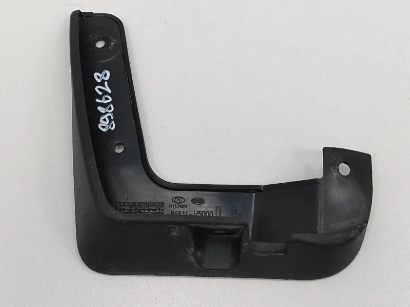 Брызговик передний левый Hyundai Solaris 2020>