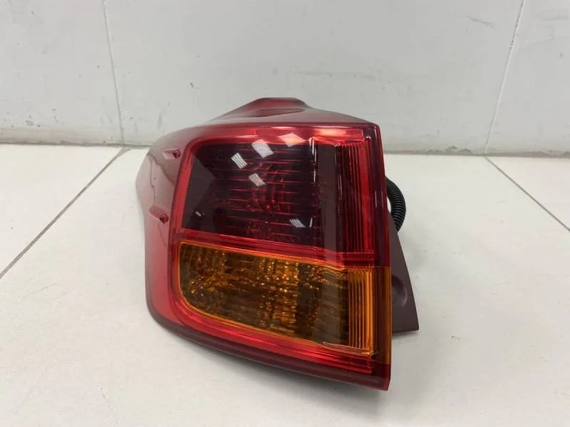 Фонарь задний наружный левый Toyota Rav 4 (A40) 2013>