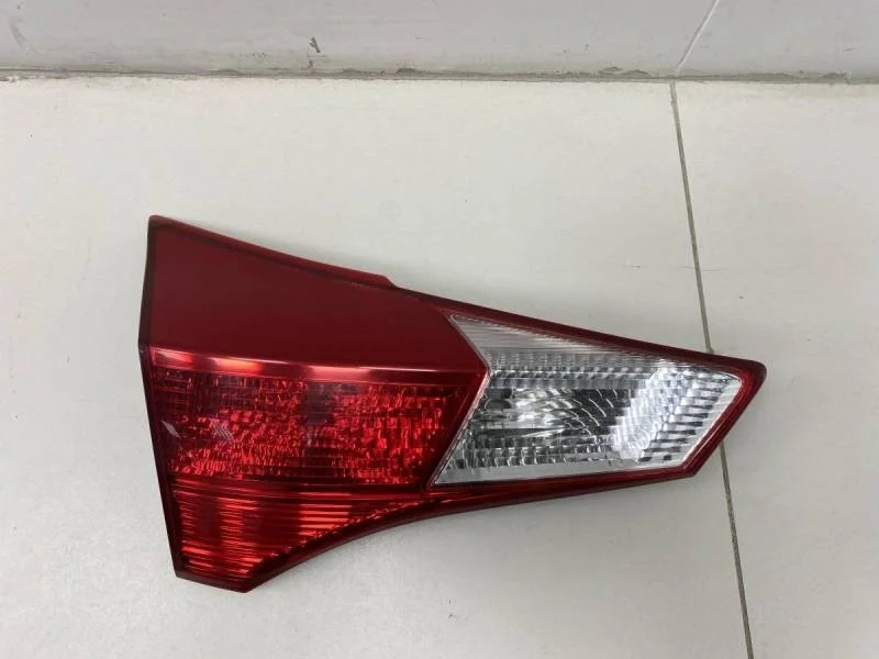 Фонарь задний внутренний левый Toyota Rav 4 (A40) 2013>