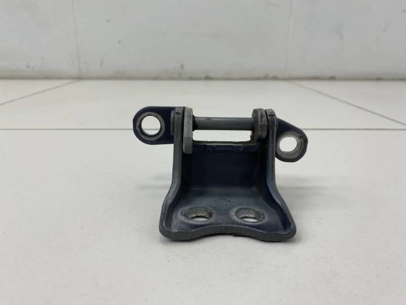 Петля двери передней левой нижняя Honda CR-V 2007-2012