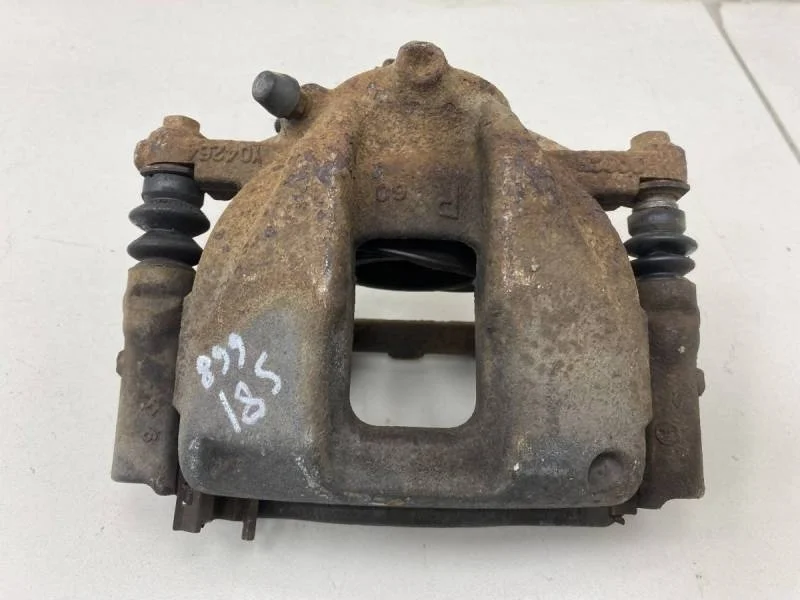 Суппорт передний правый Honda CR-V 2007-2012