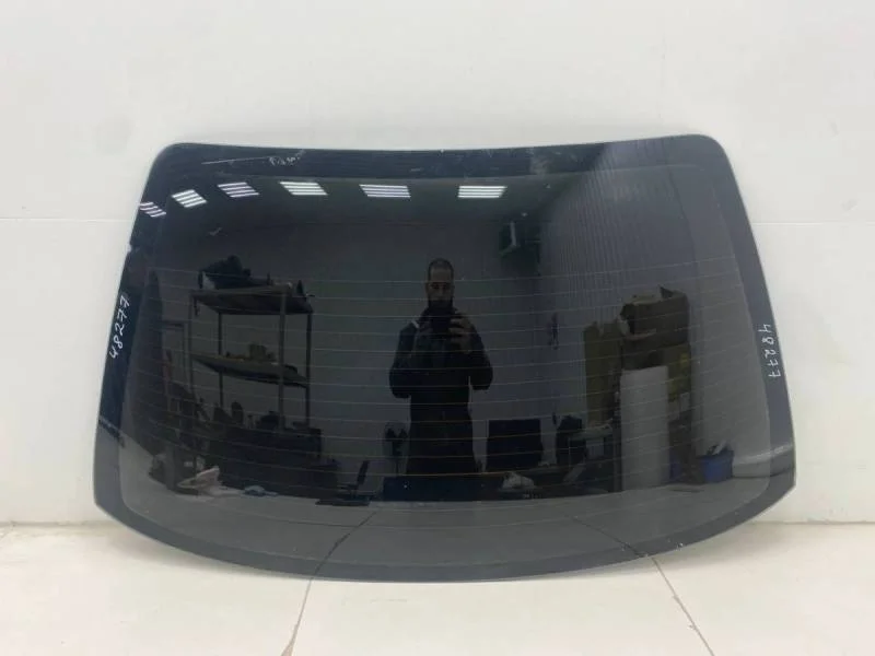 Стекло заднее Nissan Almera (N16) 2000-2006