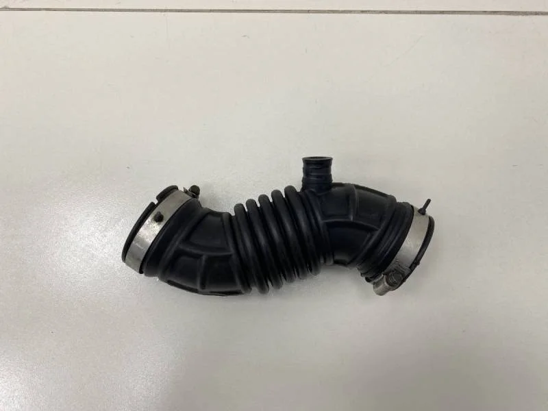 Патрубок воздушного фильтра Nissan Tiida (C11) 2007-2014